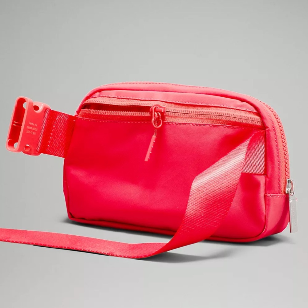 Lululemon Everywhere Belt Bag 🌸🌺👙🦩Pale Raspberry New with Tags attached PLRA - Picture 3 of 10